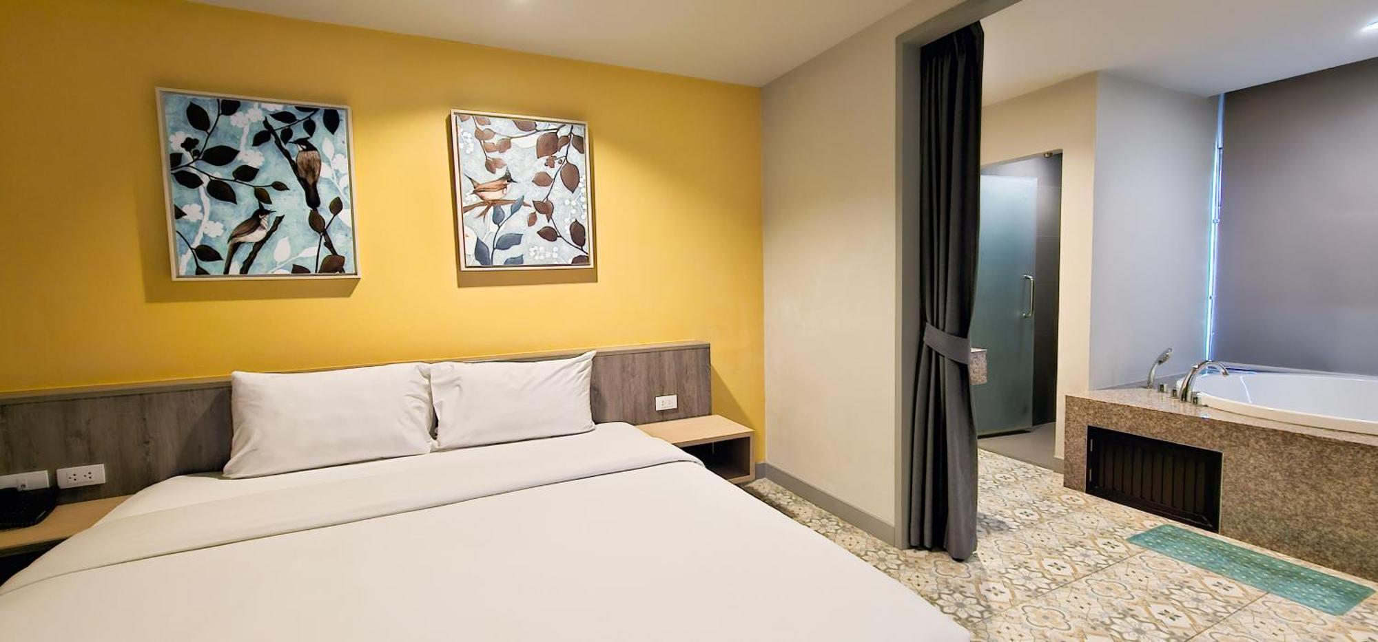Recenta Suite Phuket Suanluang Eksteriør bilde