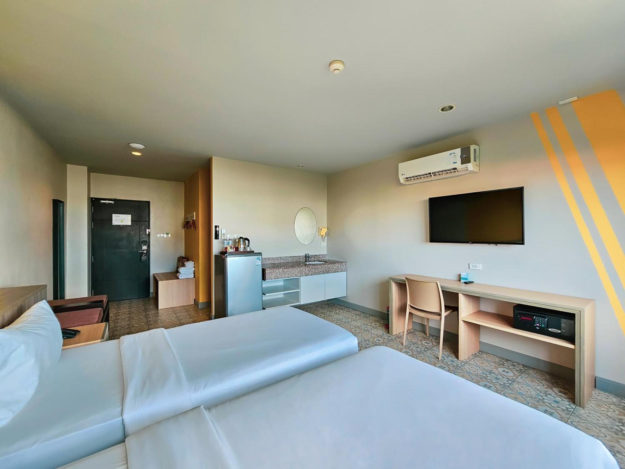 Recenta Suite Phuket Suanluang Eksteriør bilde