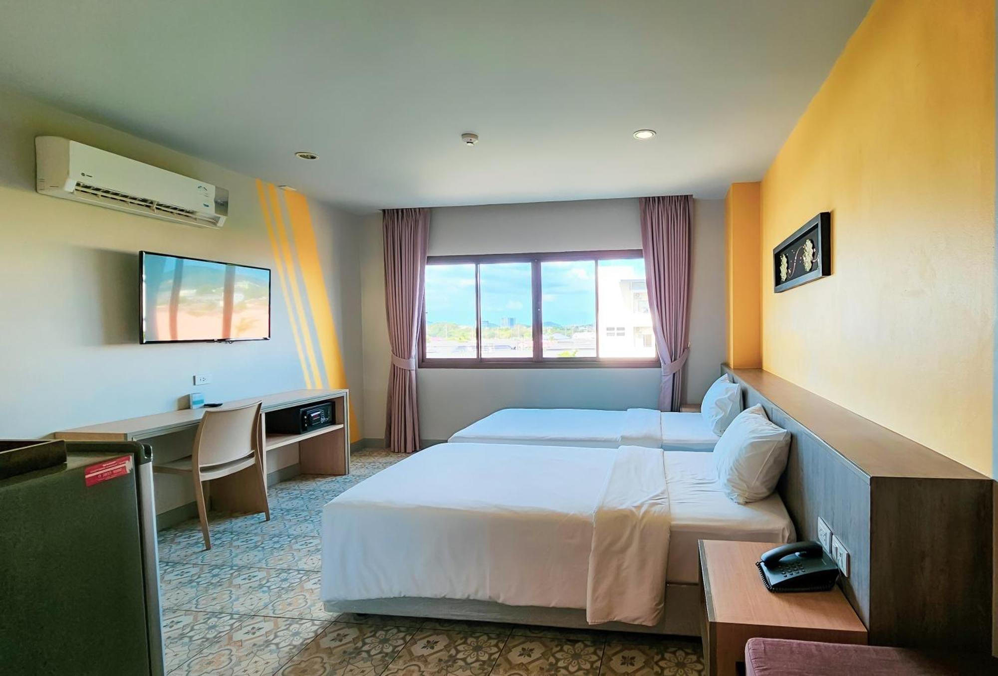 Recenta Suite Phuket Suanluang Eksteriør bilde