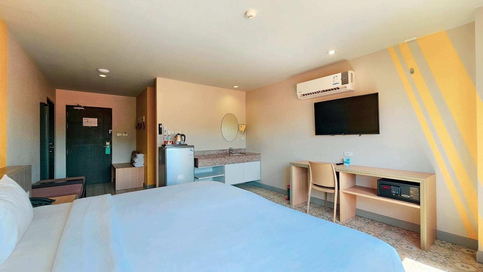Recenta Suite Phuket Suanluang Eksteriør bilde