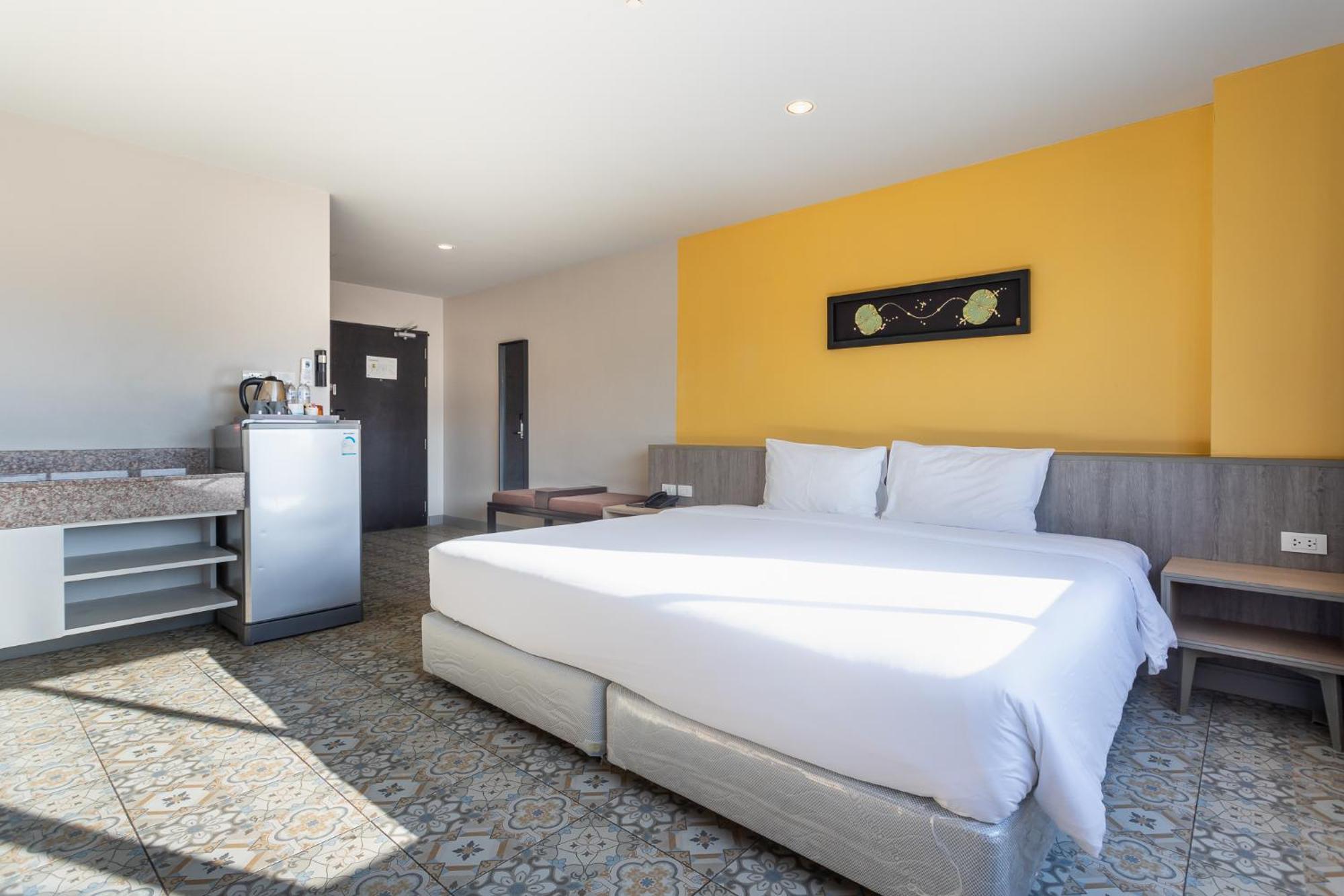 Recenta Suite Phuket Suanluang Eksteriør bilde