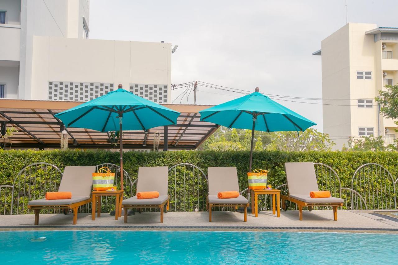 Recenta Suite Phuket Suanluang Eksteriør bilde