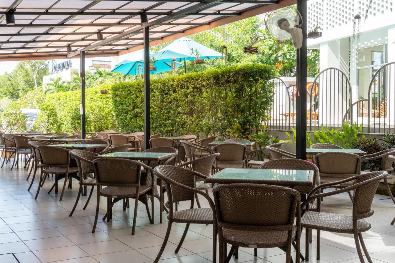 Recenta Suite Phuket Suanluang Eksteriør bilde